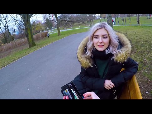 ❤️ Tibla kum sħun ta' barrani għall-flus - blowjob fil-park minn Eva Elfie ️ Porno lilna